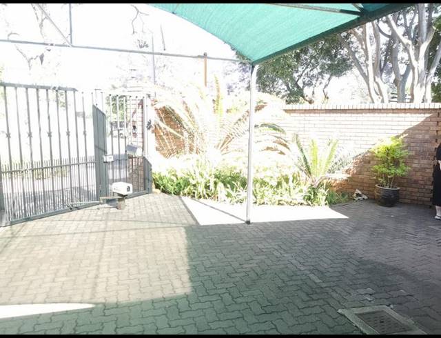 2 BEDROOM PROPERTY TO RENT IN ASHLEA GARDENS